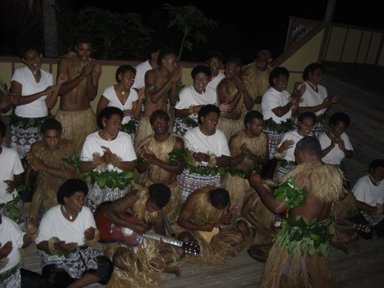Die froehlichen "Villagepeople" - hier mal ohne Lederkluft