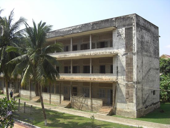 Tuol Sleng mitten in Phnom Penh, Codename S-21
