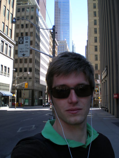 Wie ihr seht gibt es nur wenig Sonne in den Strassen! Gott sei Dank habe ich zumindest einen Pullover mit!