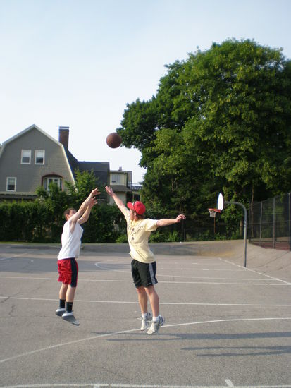 Uri (links) und Shene (bei dem ich gestern auf ner kleinen aber witzigen Haus Party eingeladen war, habe ein nettes neues Saufspiel kennengelernt was ich nach Deutschland importiern werde)
