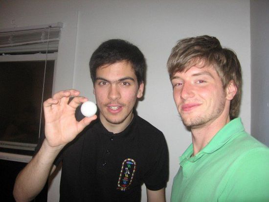 Dimitrios und ich, die "Beer Pong" Champions, und das obwohl wir beide Europaer sind und das Spiel nicht kannten!