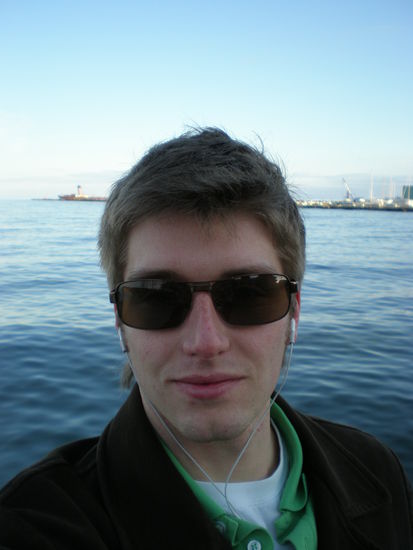 Endlich kann ich mal meine neue Hilfiger Sonnenbrille auspacken