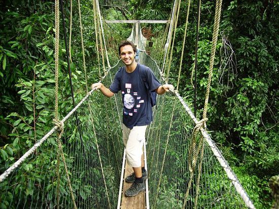 gut festhalten, denn es geht hier mehr als 50 Meter in die Tiefe