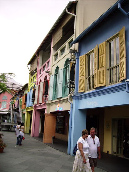Die bunten Haeuser der Clarke Quay