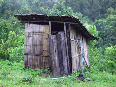 Toilette und Bad in einem