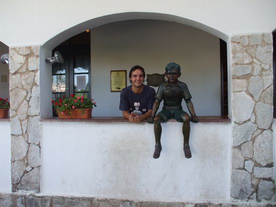 Dominik und der kleine Bronze-Ché