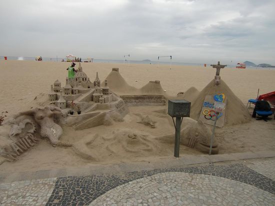 Ist Sandburgen bauen wirklich nur etwas für Kinder???
