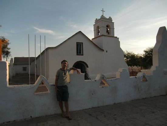 vor der Kirche in San Pedro