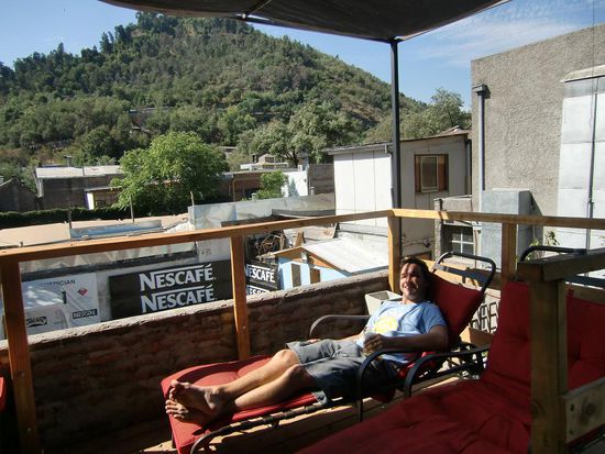 auf der Liege mit einem kühlen Bier 