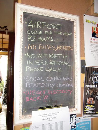 Infoschild im Hostel nach dem Beben