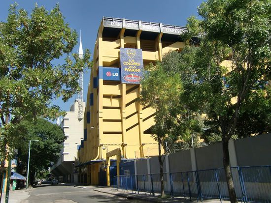 "La Bombonera" von außen