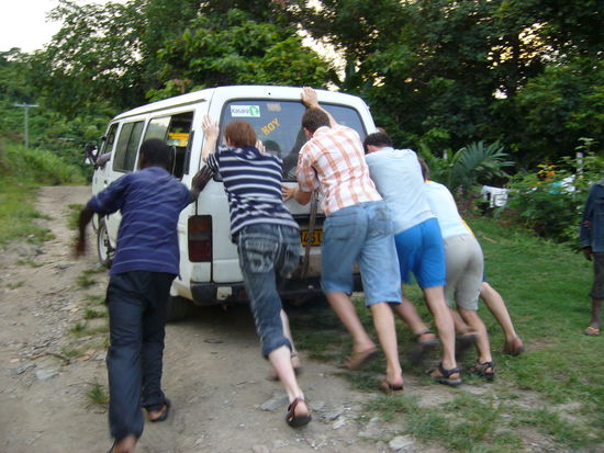 Das Trotro brauchte etwas Starthilfe