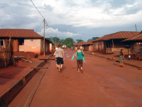 Wir in einem Dorf 20 Minuten von Techiman