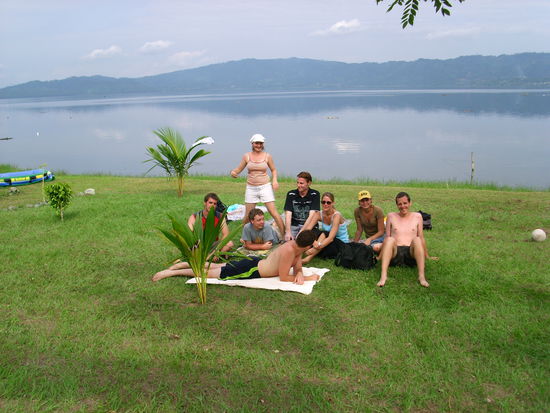 Bosomtwe lake und von dem Fleck da haben wir uns am Wochenende keine 20 Meter entfernt...
