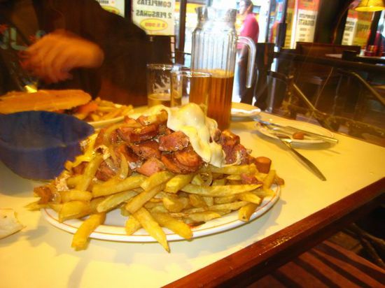 Chilenisches Fastfood... ich war aber alles andere als "fast" nach diesem Berg!!!