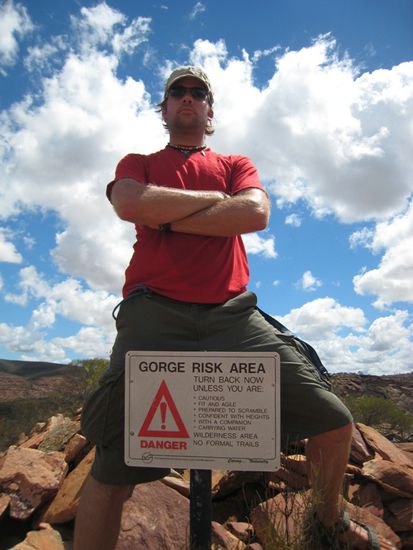 und mutig gehts los, den Gorge zu bezwingen, in der knallenden Mittagshitze... total bekloppt