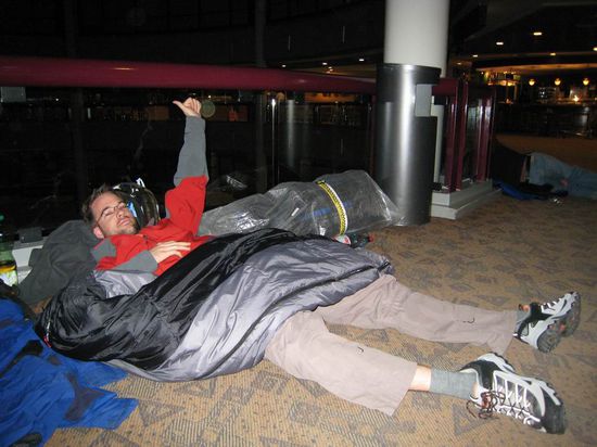 Gemütliche Wartehalle auf dem Flughafen in Santiago de Chile