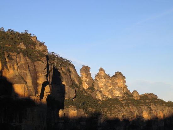 Blick auf die Three Sisters, die 3 Schwestern, vom Echo Point. Es gibt zu deren Entstehung die verschiedensten Sagen.