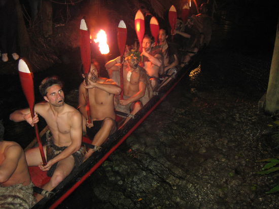 Ein Waka - ein Kanu der Maori.