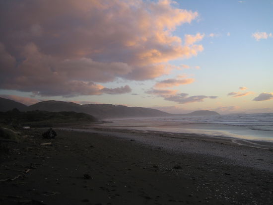 Und ein schöner rötlicher Sonnenuntergang, der wieder mal viel zu schnell vorüberging.