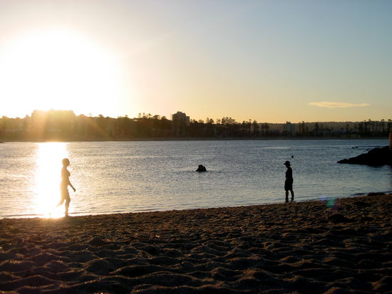 Das da vorn mit dem Hut im Wasser bin ich.