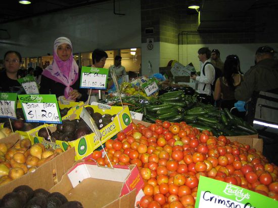Verkaeuferinnen auf dem Paddys Market (immer Do-So in Chinatown von morgens bis 16 Uhr)