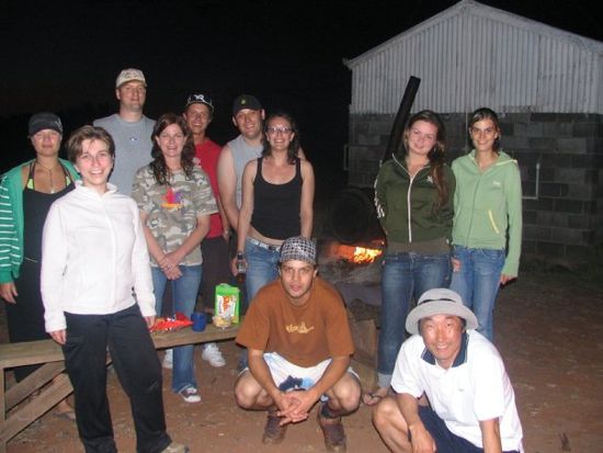 Unsere Gruppe - Übernachtung auf der Schafsfarm, in the middle of nowhere.