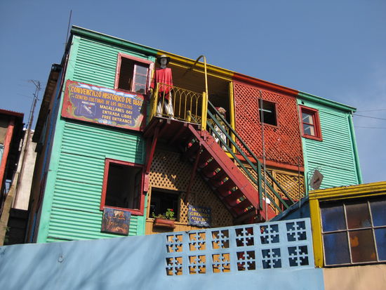 Ein weiteres Haus in La Boca im Hafenviertel.
