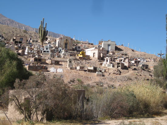Der Friedhof in Maimara (mitten am Berg) war sehr beeindruckend.