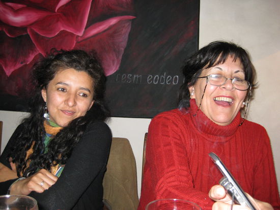 Graciela, die Chorleiterin und Erika.