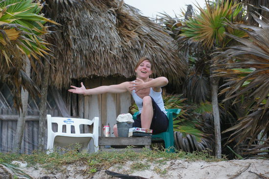 Vor unserer Cabana in Tulum. (Zisch, Fleuch und Keuch)