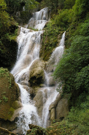 Die Wasserfaelle bei Luang Prabang.