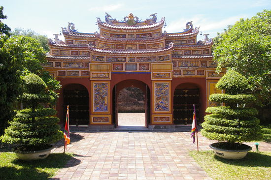 Eines von vielen Toren in der Zitadelle von Hue.