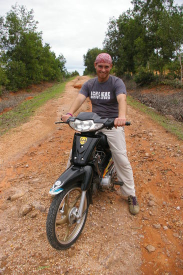 "Wir mieten uns selbst ein Motorrad -Tour"