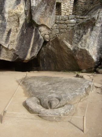 Der Condor mit zwei Flügeln aus Felsen