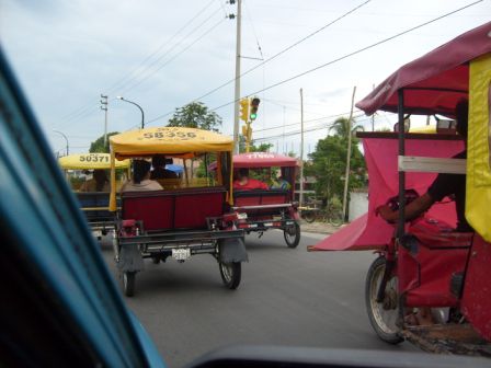 Zurück in Iquitos mit seinen vielen Mototaxis