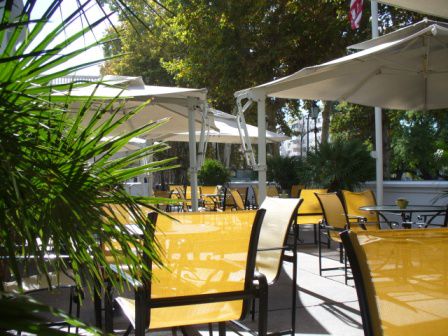 Auf der Terasse im Park Hyatt Hotel