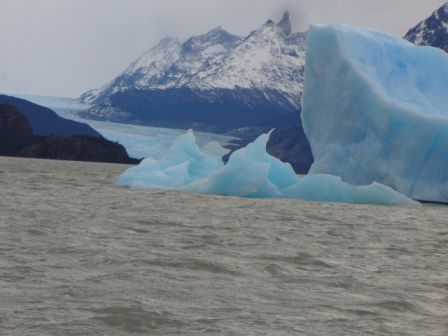hinten sieht man den Glaciar Grey