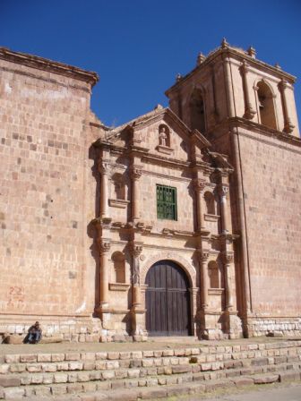 Die Kirche von Pukara von aussen...