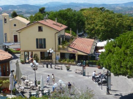 Gabicce Mare, ein ruhiger kleiner Ort, hoch über der Küste