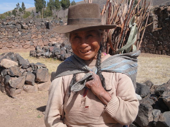 Marie verdient ihren Lebensunterhalt als Fotosujet.
