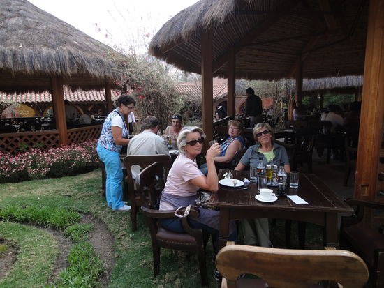 gemütliches Mittagessen auf der Hazienda Alhambra