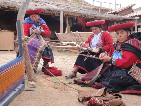 Weben, nähen und sticken