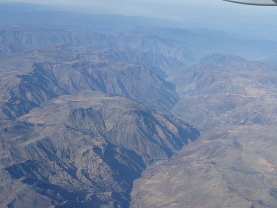 Flug über die Andengipfel...