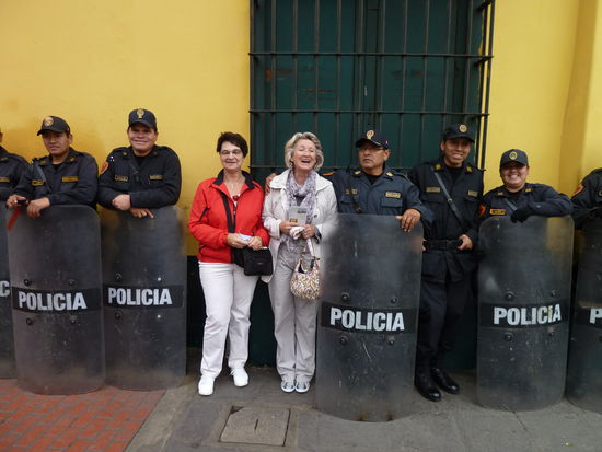 Kurzer Flirt mit den Polizisten