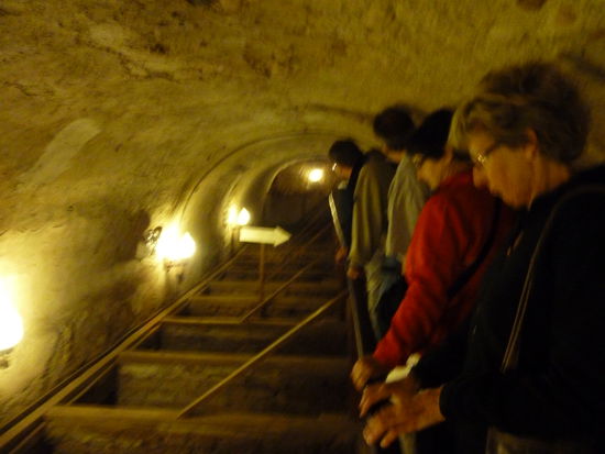 Schauerliche Entdeckungen in den Katakomben