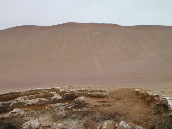 El Candelabre, wird auch Kaktus genannt, und niemand weiss, wer die Figur gemacht hat und welchem Zweck sie diente.