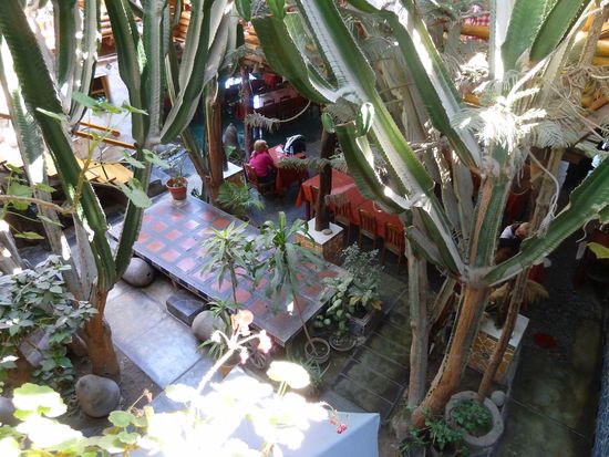 der sehr schöne Hof des Restaurants in Nasca