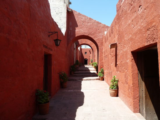 eine der Gassen in denen die einzelnen Häuser der Nonnen liegen.