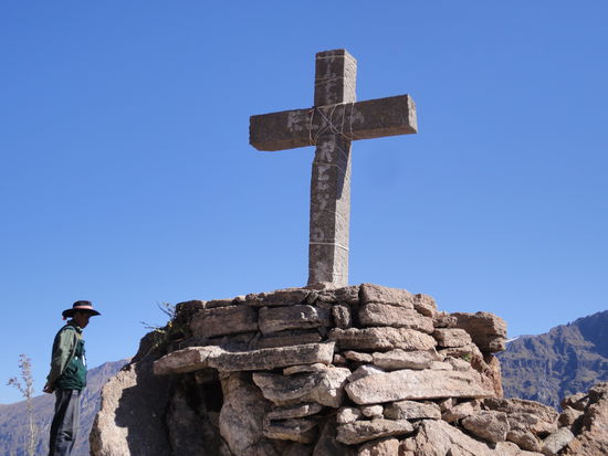Cruz del Condor, wo sich jeden Tag zwischen acht und neun Uhr die Condore einfinden.
Foto: Lotti